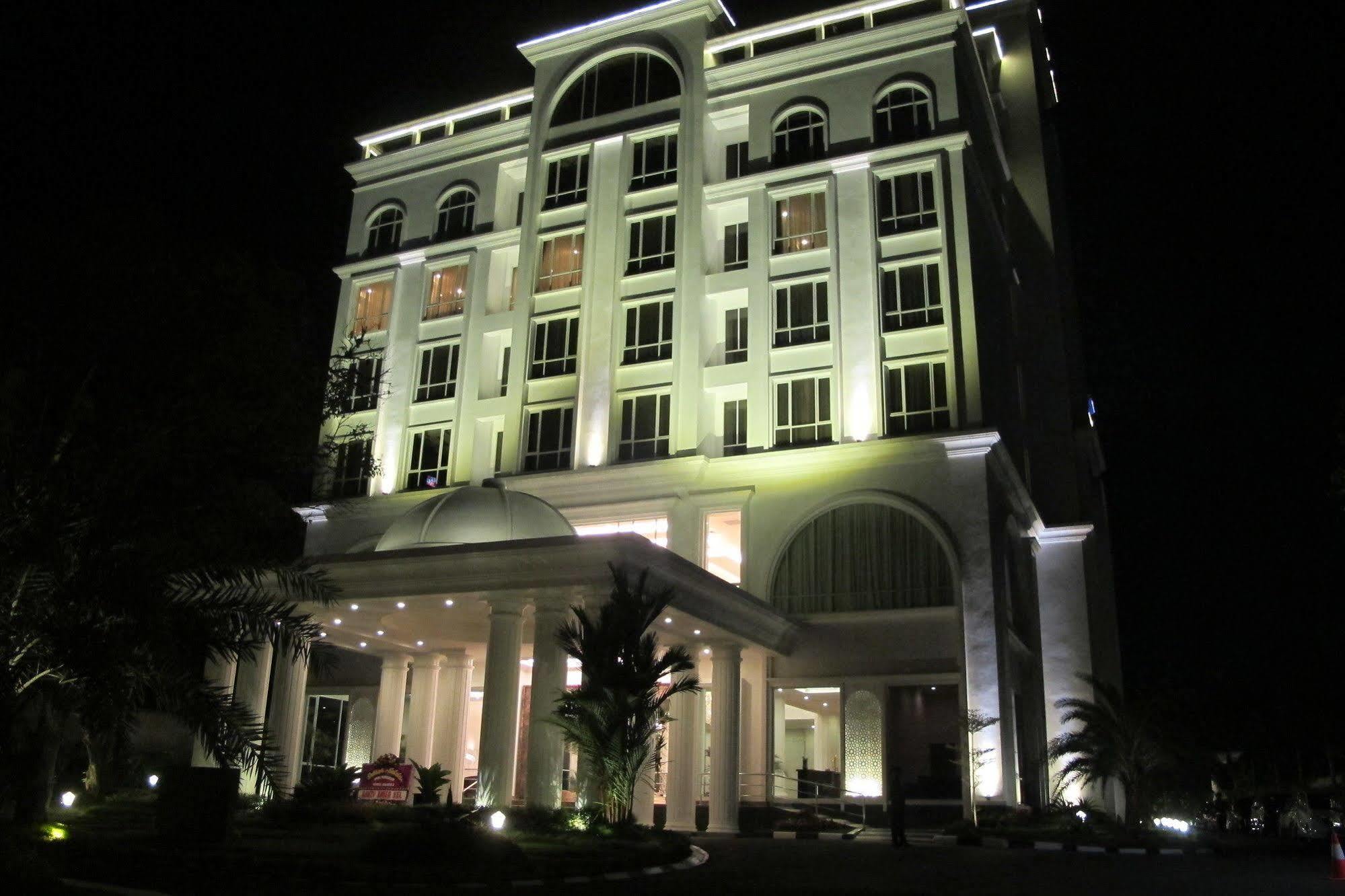 The Sahira Hotel Syariah Богор Екстер'єр фото